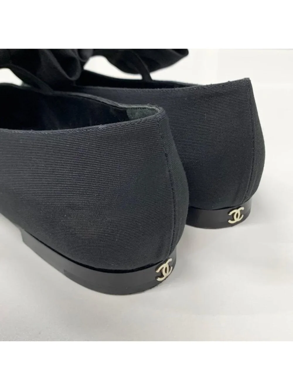 Chanel CC Logo Fabric Leather Flat Shoes Ribbon Chain